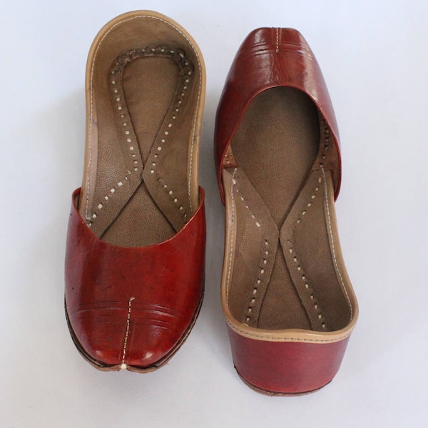 Indian Leather Flat Shoes/Women Shoes/Punjabi Jutti/Tan Flat Shoes/Ballet Flats/Muslim Shoes/Handmade Bridal Khussa Women Sandals