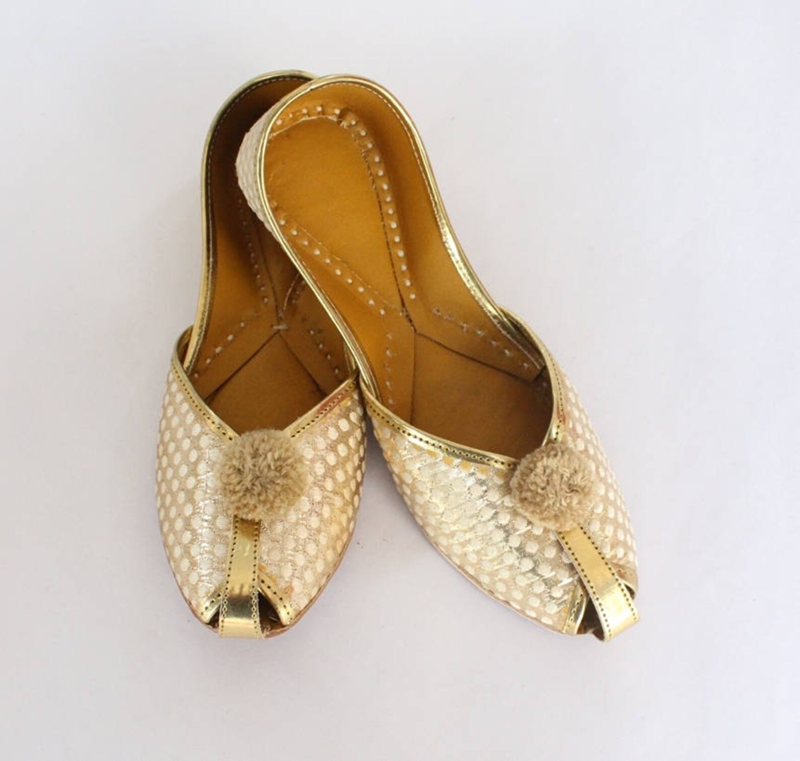 women bridal wedding shoes/indian gold jutti shoes/gold wedding flats/gold laddu ballet flats/jasmine shoes/khussa shoes/us size