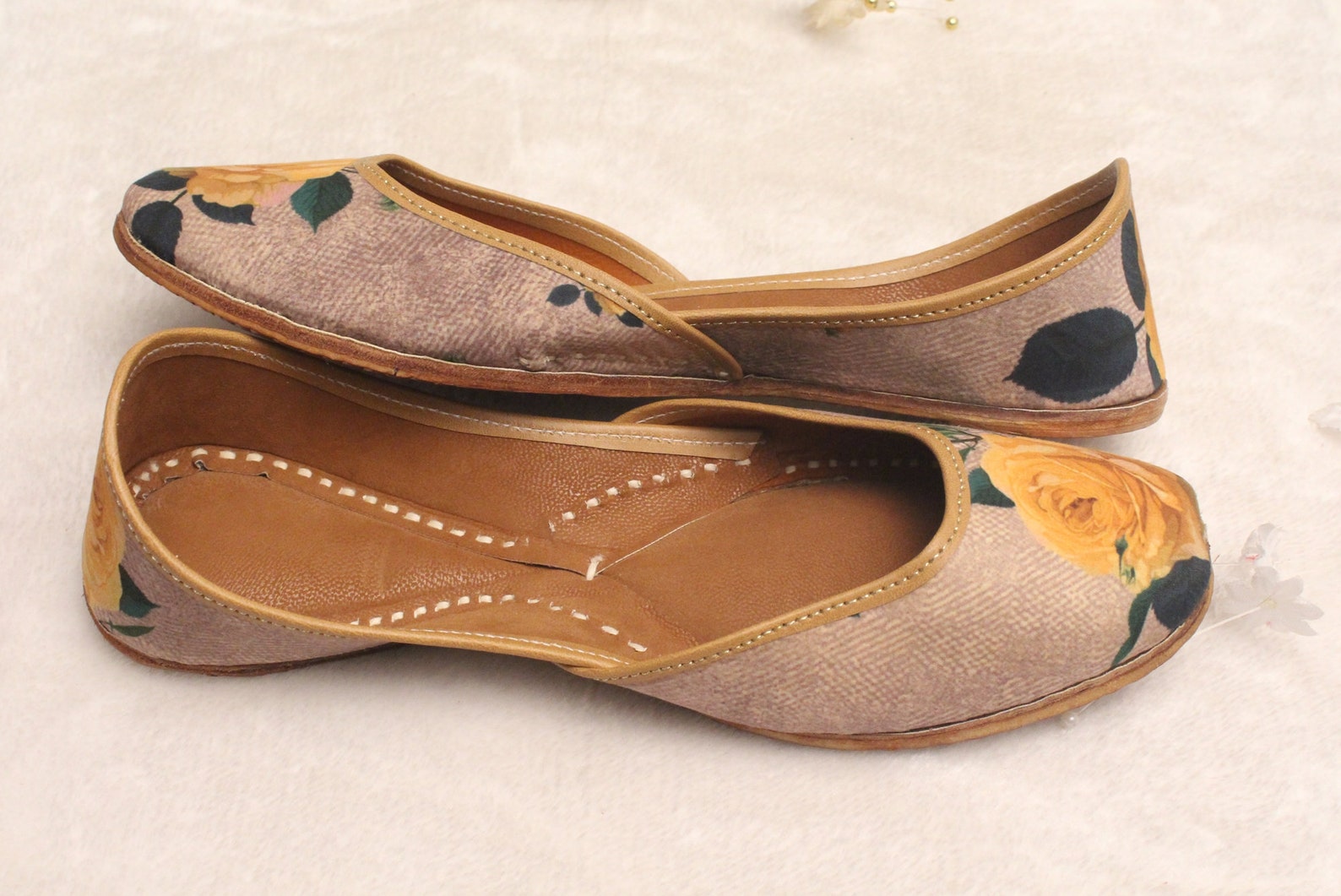 women shoes flats/india punjabi jutti/yellow flower flat sandal shoes/bollywood indian leather shoes/ballet flats/muslim shoes/k