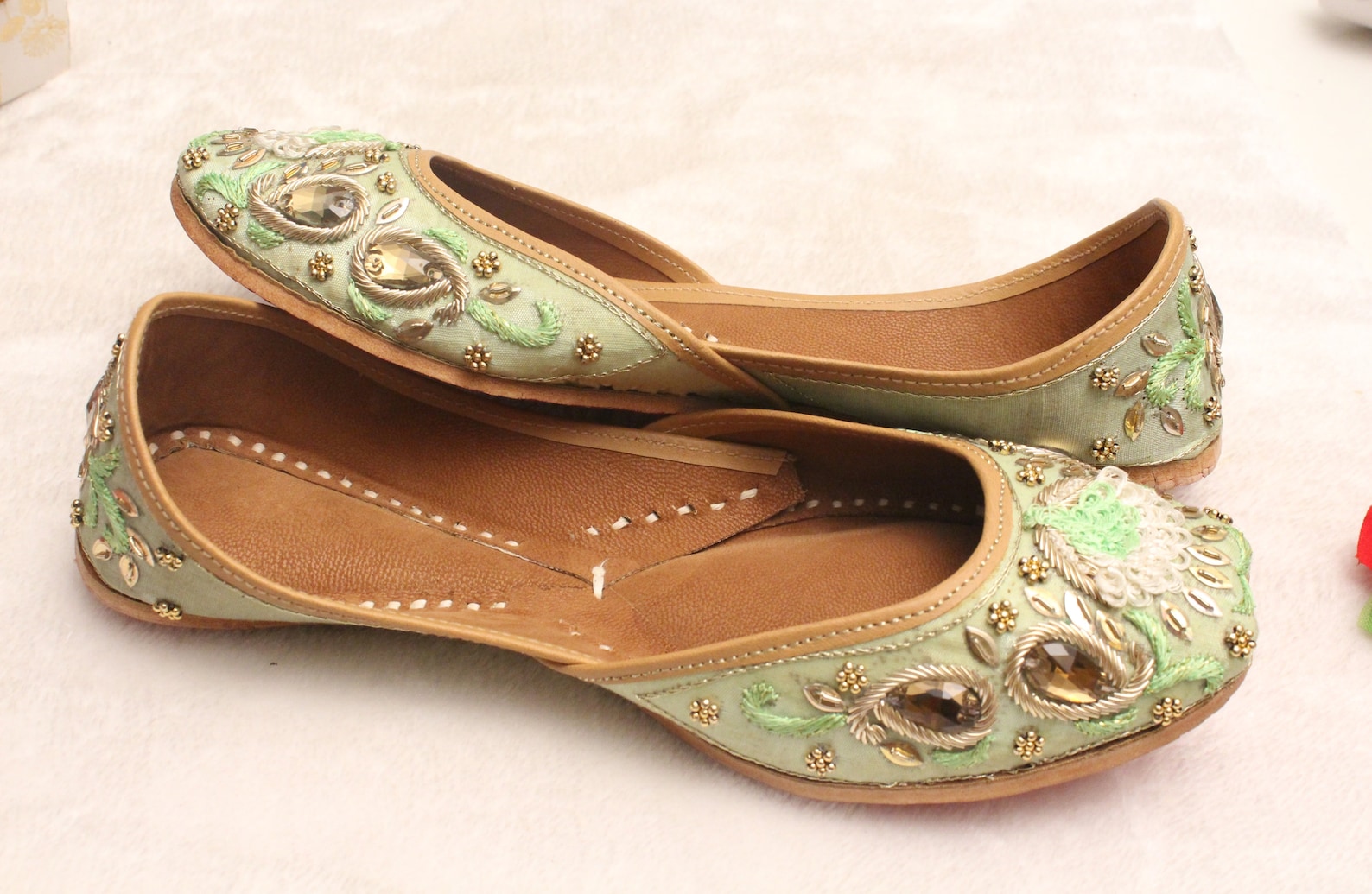 indian bridal wedding shoes/women green lehnga gold jutti shoes/wedding flats/ballet flats/jasmine shoes/khussa shoes/punjabi sh