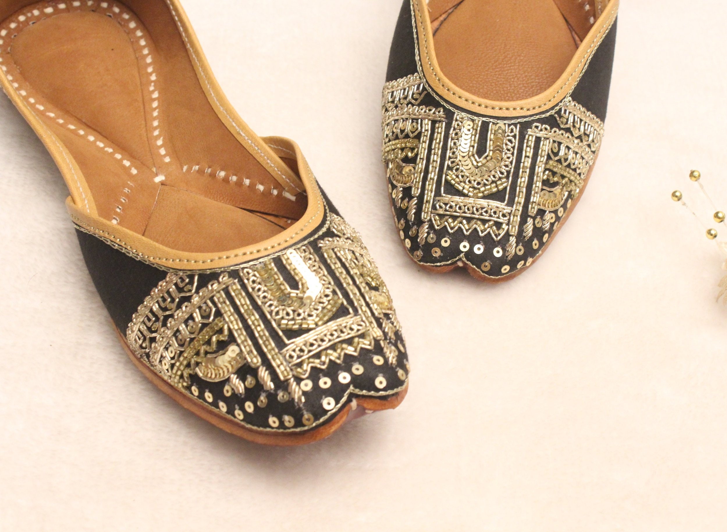 Bridal Wedding Gold Black Shoes/indian Shoes Women Gold Jutti - Etsy