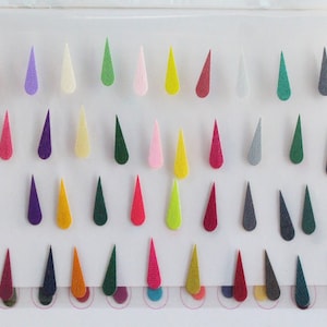 158 Plain Tilak Bindi Aufkleber, Tear Drop Bindis, Bunte Bindis, Mehrfarbige Gesichtsjuwelen Bindis, Bollywood Bindis, selbstklebende Aufkleber