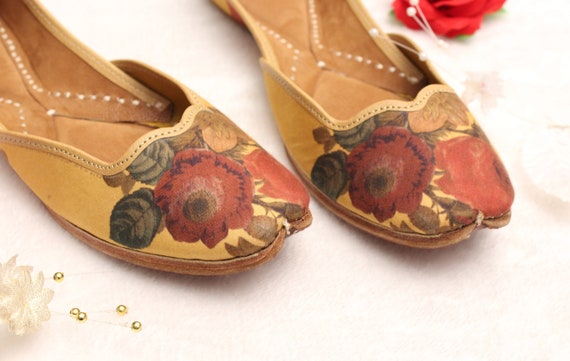 Women Shoes FlatsIndia Punjabi JuttiFlower Gold Nude Flat ShoesEveryday ShoesBallet FlatsKhussa ShoesUS Size 6,7,7.5,8.5,10 Women Shoes FlatsIndia Punjabi JuttiFlower Gold Nude Flat ShoesEveryday ShoesBallet FlatsKhussa ShoesUS Size 6,7,7.5,8.5,10