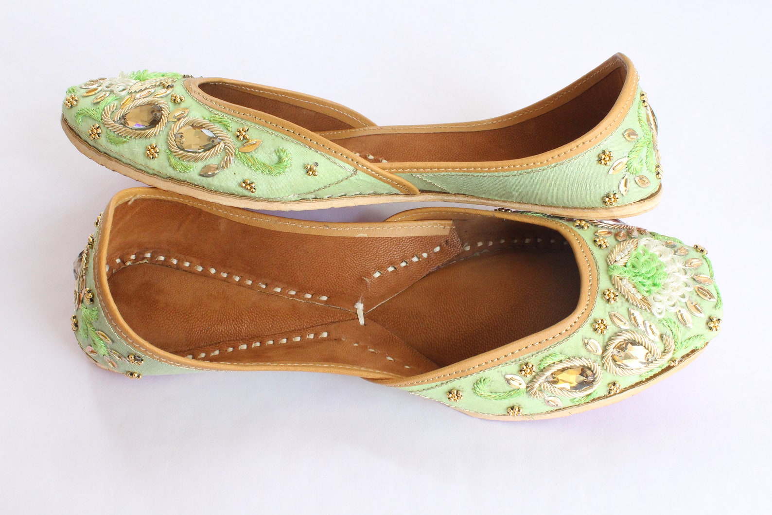 indian bridal wedding shoes/women green lehnga gold jutti shoes/wedding flats/ballet flats/jasmine shoes/khussa shoes/punjabi sh