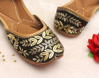 Blattgold bestickte Jutti Schuhe: Indische Brauthochzeit flache Schuhe