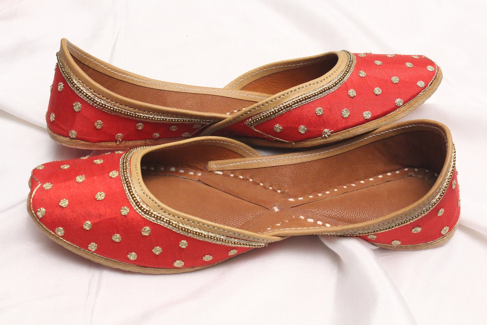 red gold shoes bridal wedding/women maroon red gold jutti shoes/indian wedding flats/ballet flats/khussa shoes/punjabi shoe us s