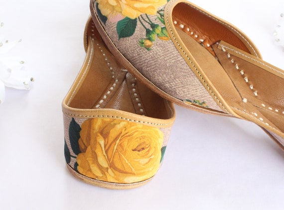 Women Shoes FlatsIndia Punjabi JuttiYellow Flower Flat Sandal ShoesBollywood Indian Leather ShoesBallet FlatsMuslim ShoesKhussa Women Shoes FlatsIndia Punjabi JuttiYellow Flower Flat Sandal ShoesBollywood Indian Leather ShoesBallet FlatsMuslim ShoesKhussa