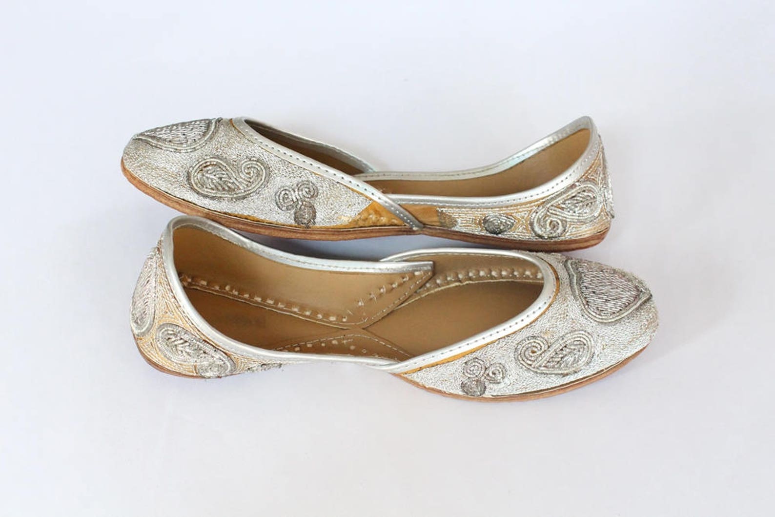 women bridal wedding shoes size 4.5/indian silver jutti shoes/silver wedding flats/silver ballet flats/jasmine shoes/khussa shoe