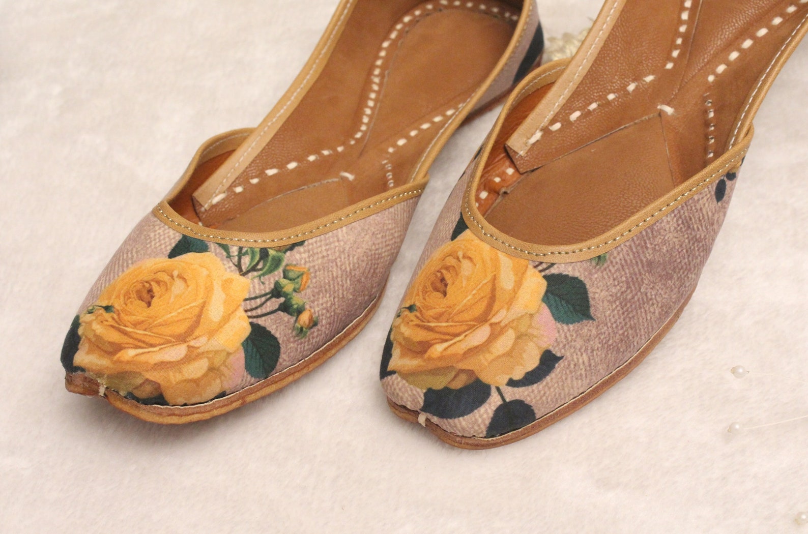 women shoes flats/india punjabi jutti/yellow flower flat sandal shoes/bollywood indian leather shoes/ballet flats/muslim shoes/k