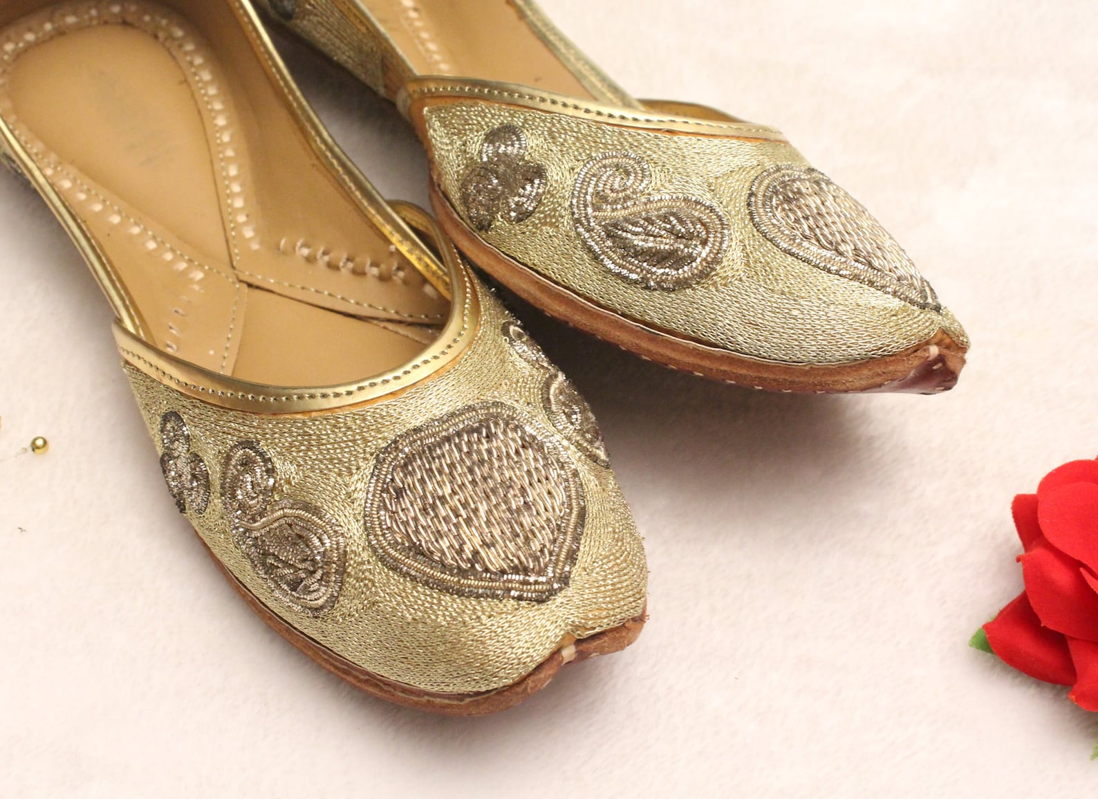 women gold shoes bridal wedding/indian gold jutti shoes/gold wedding flats/gold ballet flats/jasmine shoes/khussa shoes/rani sho