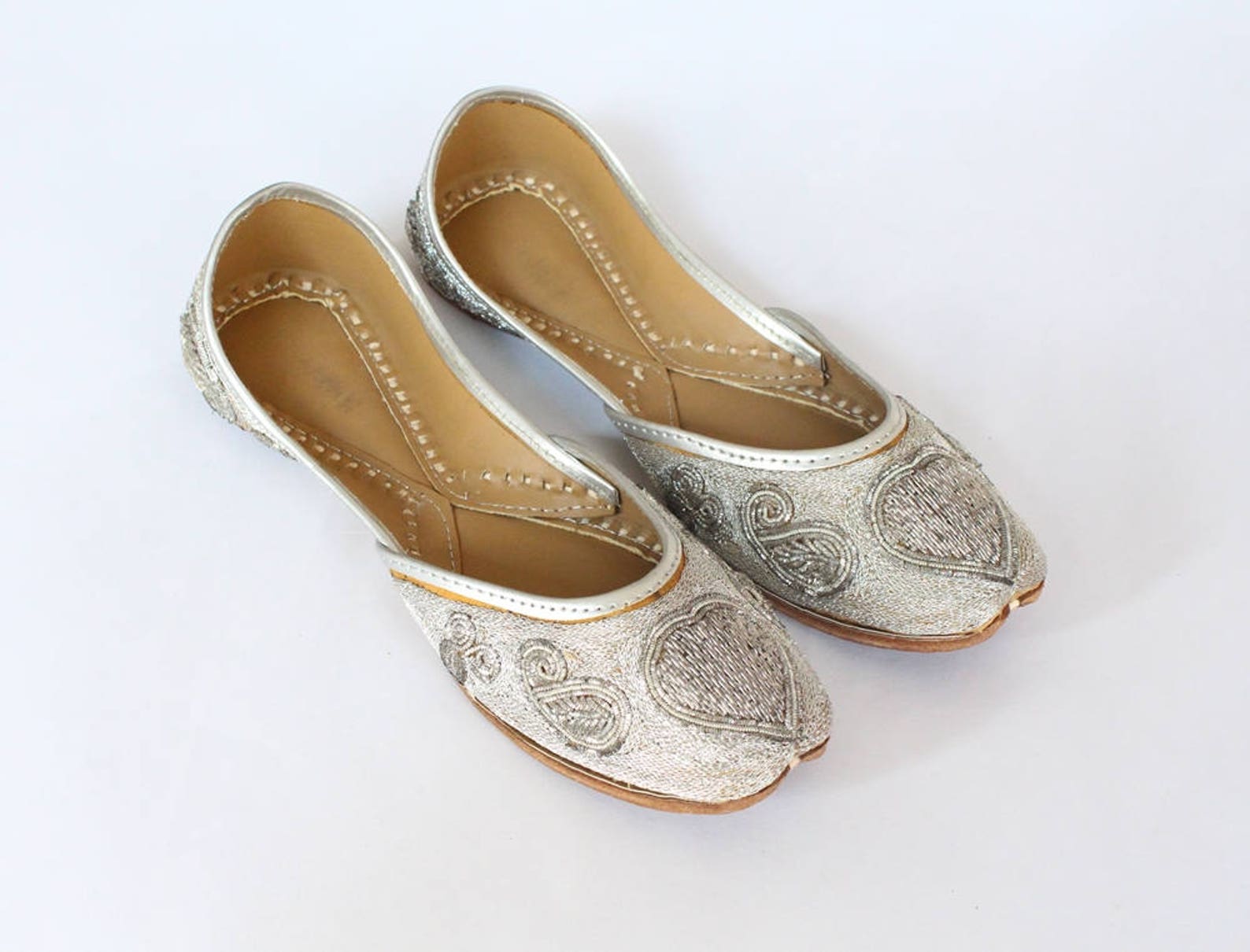 women bridal wedding shoes size 4.5/indian silver jutti shoes/silver wedding flats/silver ballet flats/jasmine shoes/khussa shoe