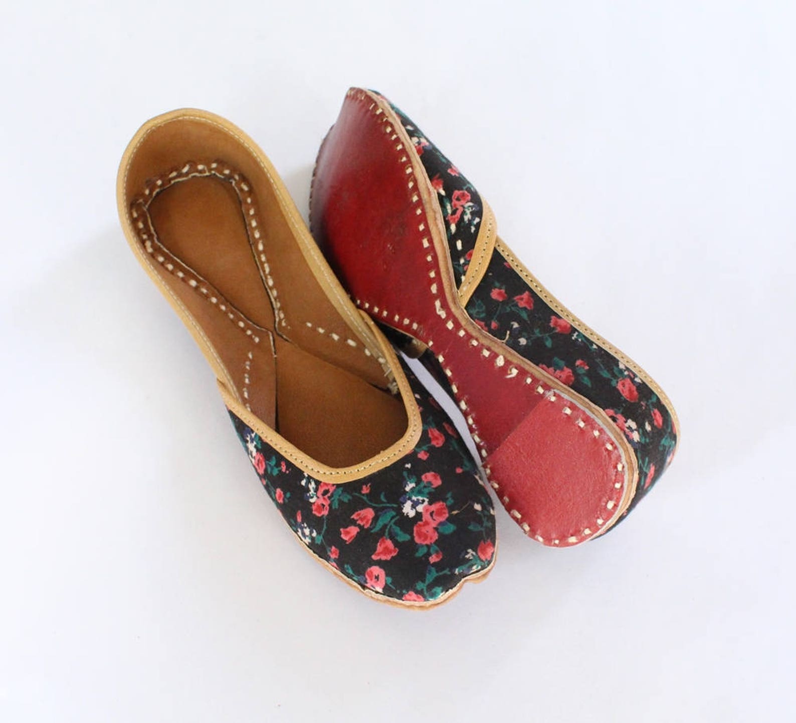 women shoes/punjabi jutti/floral flat shoes/indian leather shoes/ballet flats/muslim shoes/handmade bridal khussa women sandals