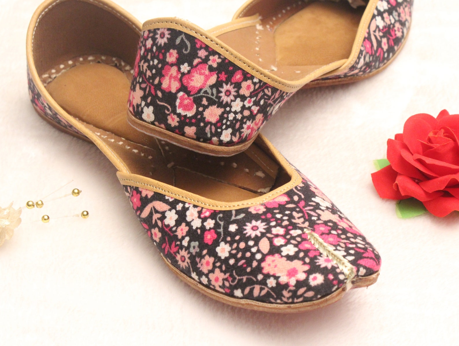 women shoes flats/punjabi jutti/floral flat shoes/indian leather shoes/ballet flats/muslim shoes/handmade bridal khussa women sa