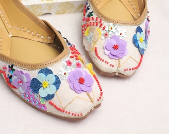 Jutti punjabi florales: zapatos de cuero indios hechos a mano