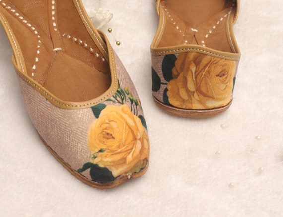 Women Shoes FlatsIndia Punjabi JuttiYellow Flower Flat Sandal ShoesBollywood Indian Leather ShoesBallet FlatsMuslim ShoesKhussa Women Shoes FlatsIndia Punjabi JuttiYellow Flower Flat Sandal ShoesBollywood Indian Leather ShoesBallet FlatsMuslim ShoesKhussa