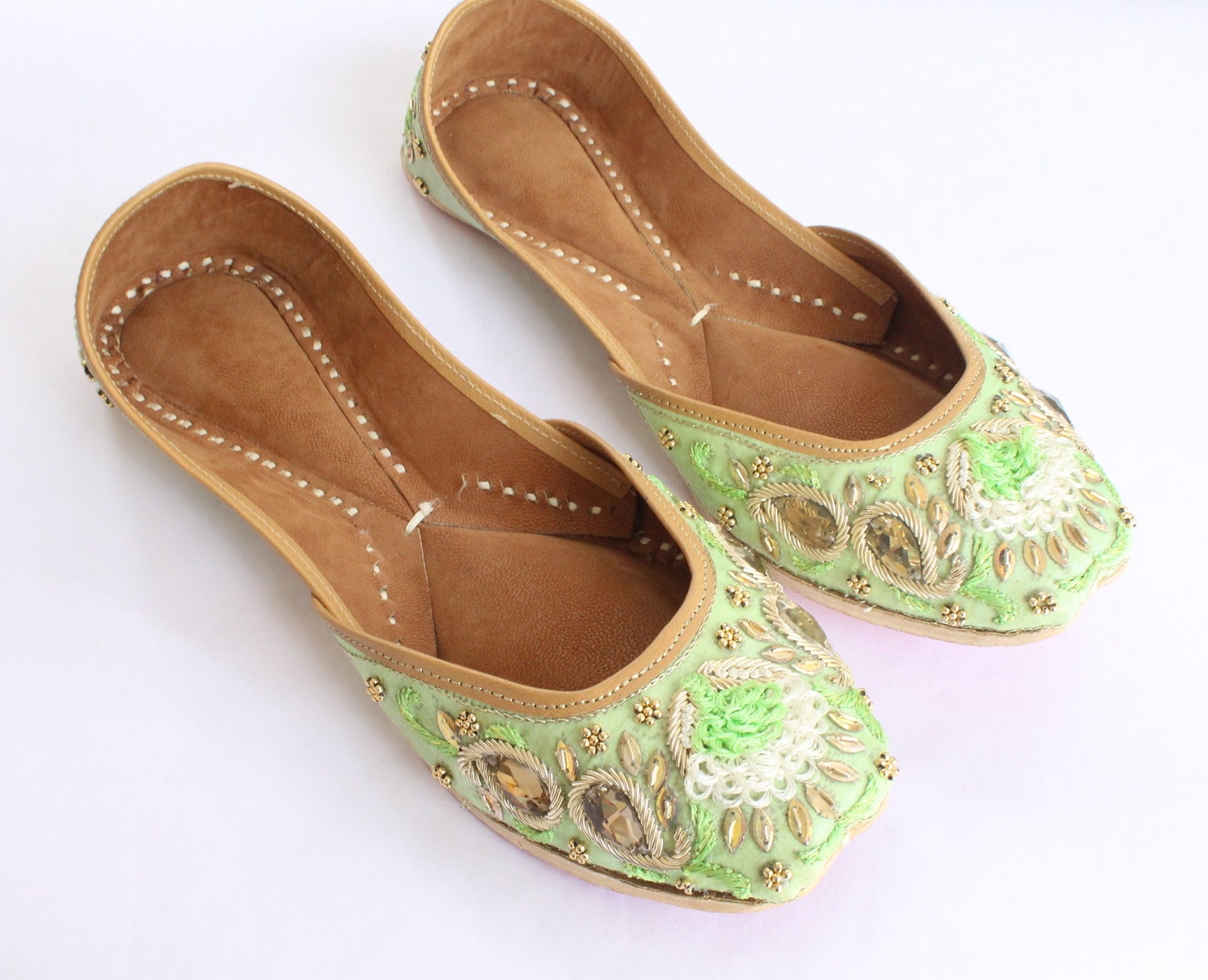 indian bridal wedding shoes/women green lehnga gold jutti shoes/wedding flats/ballet flats/jasmine shoes/khussa shoes/punjabi sh