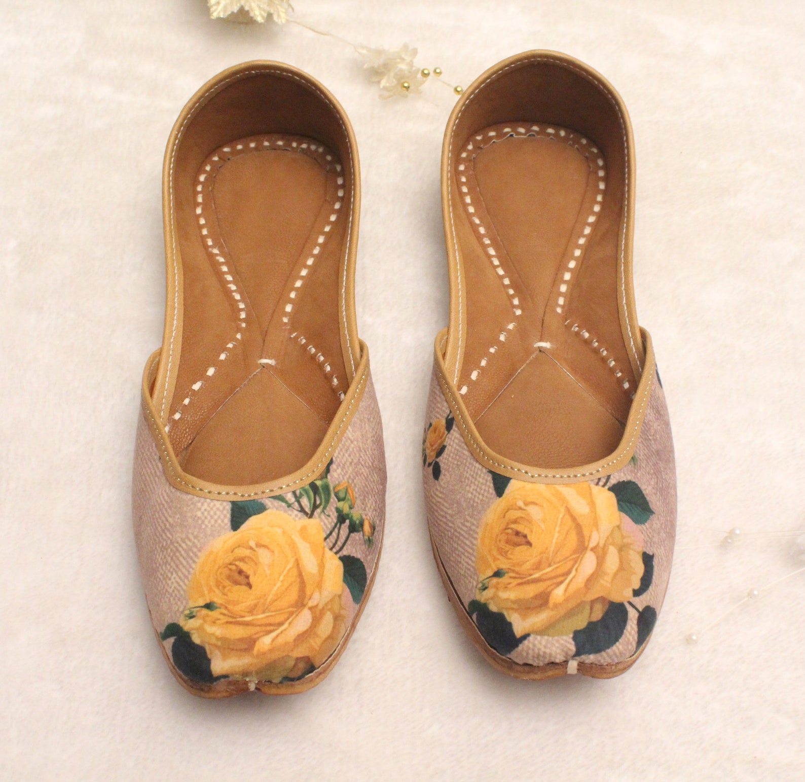 women shoes flats/india punjabi jutti/yellow flower flat sandal shoes/bollywood indian leather shoes/ballet flats/muslim shoes/k