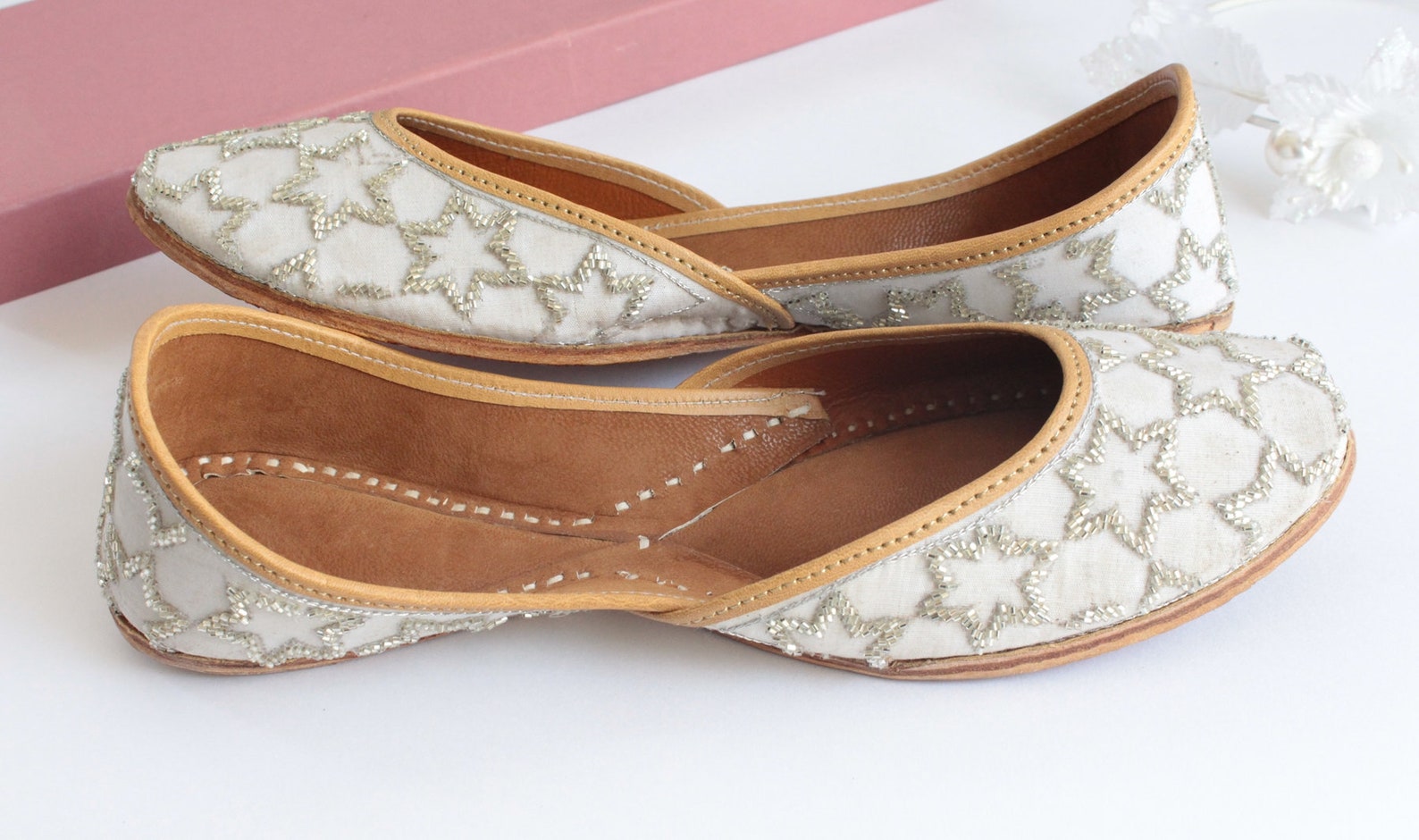 white shoes/women bridal wedding silver star jutti shoes/punjabi flats/silver ballet flats/khussa shoes/fancy juti shoes/