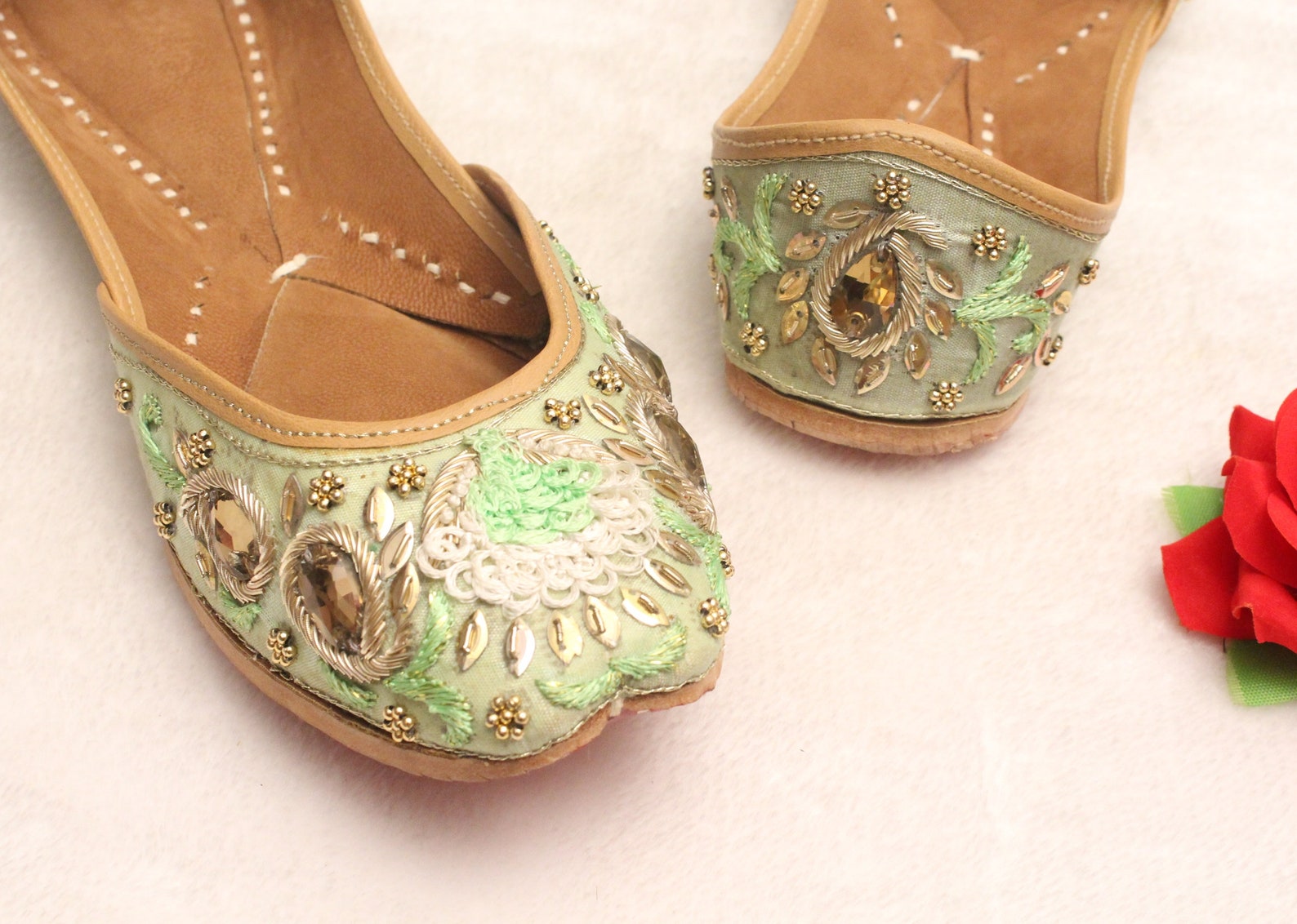 indian bridal wedding shoes/women green lehnga gold jutti shoes/wedding flats/ballet flats/jasmine shoes/khussa shoes/punjabi sh