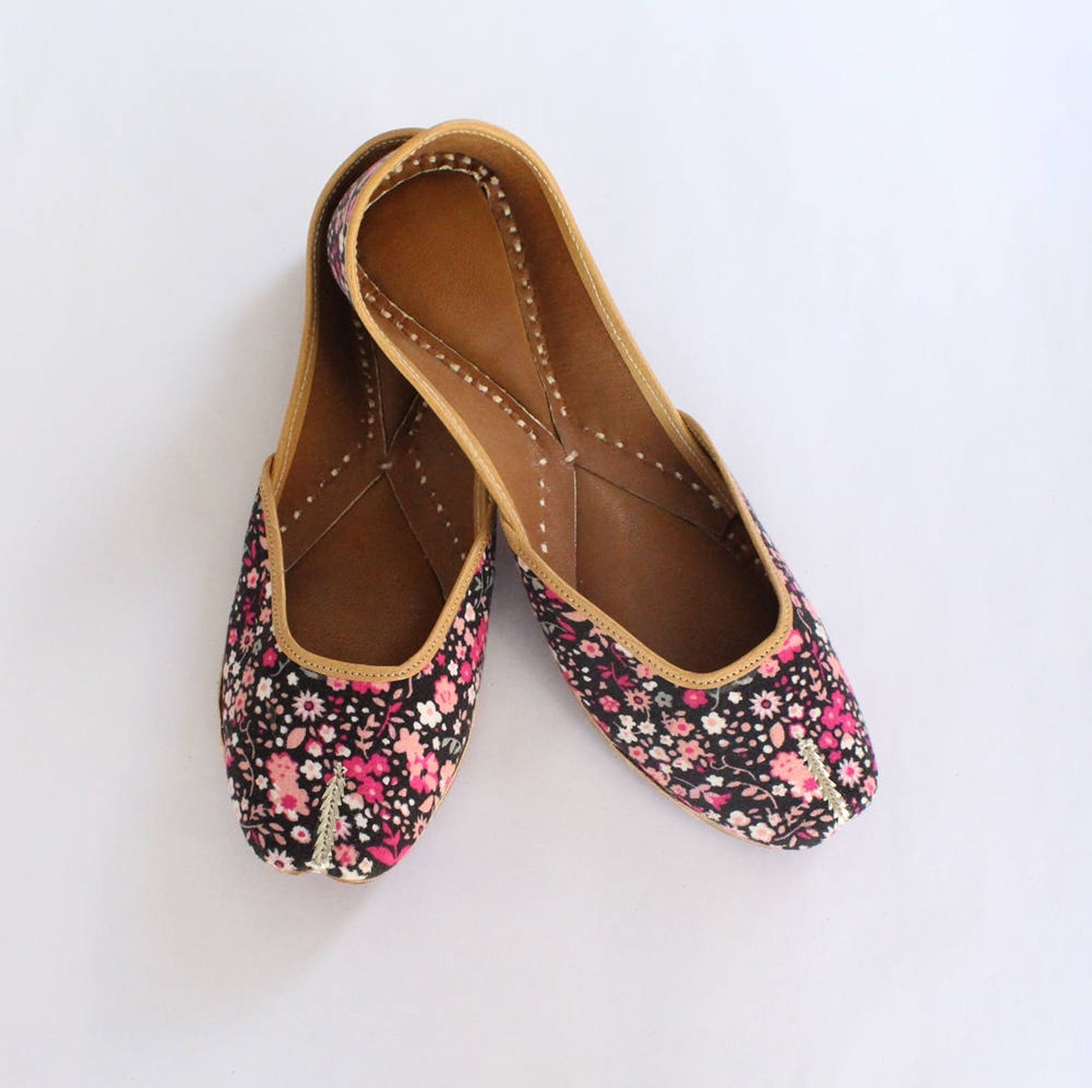 women shoes flats/punjabi jutti/floral flat shoes/indian leather shoes/ballet flats/muslim shoes/handmade bridal khussa women sa