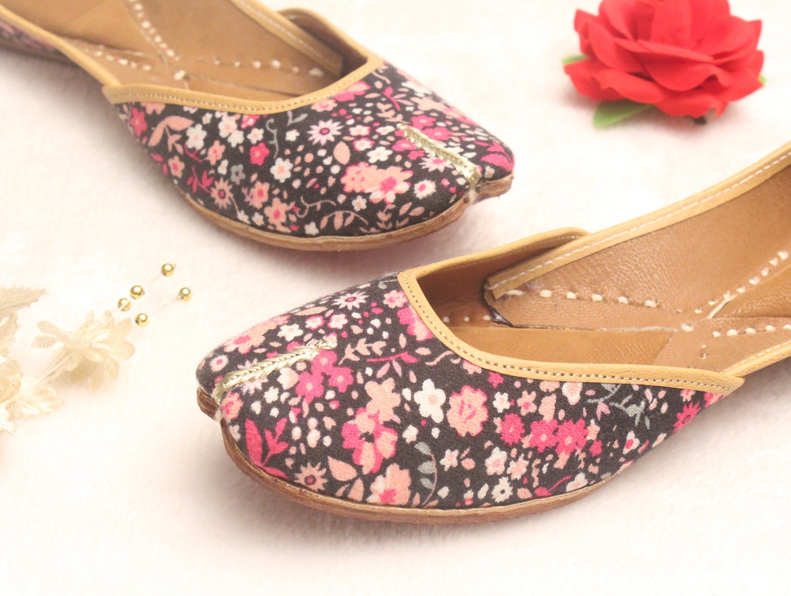 women shoes flats/punjabi jutti/floral flat shoes/indian leather shoes/ballet flats/muslim shoes/handmade bridal khussa women sa