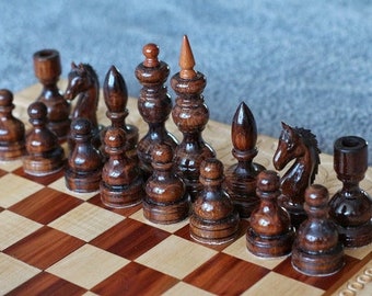 Pièces d'échecs en bois pondérées sculptées à la main Jeu d'échecs artisanal exclusifs prestige Pièces d'échecs scandinaves de haute qualité