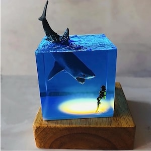 Dykare och hajlampa i harts – handgjord nattlampa med havstema, födelsedags-/julklapp till barn