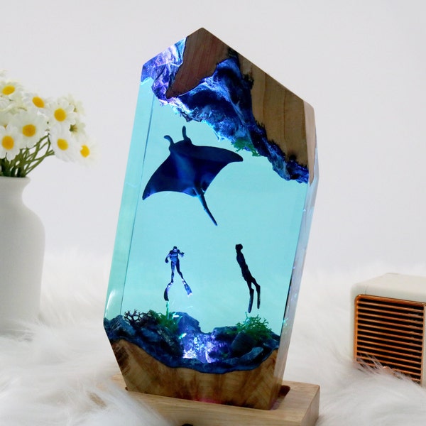 Manta Rays Couple Divers Night light, Large Epoxy Resin Wood lamp, Winter gift, Easter Gifts， Mother Fathers Day gift, Valentine's Day gift