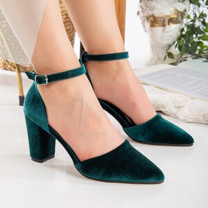 Hunter green velvet shoes on sale