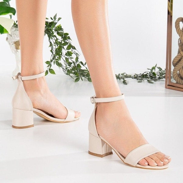 Light Beige Sandals, Champagne Wedding Heels, Beige Bridal Shoes, Bridal Sandals, Bridesmaid Shoes, Low Block Heels, Low light Beige Sandals