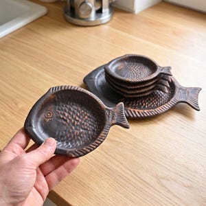 Ensemble de 5 assiettes en céramique - Plats de service à sushi et poisson en argile artisanaux