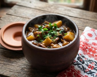 Clay Pot with Lid: Small Baking Dish, Round Bakeware Pottery, Dutch Oven Lidded Pot