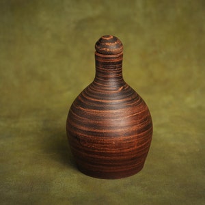 Handmade Red Clay Bottle: Rustic Ceramic Jug, 1000 ml