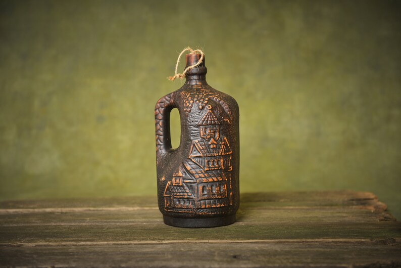 Jarrón de ánfora de cerámica hecho a mano: botella de agua con decoración medieval (1,5 litros) imagen 9