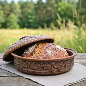 Clay Bread Baker: Ceramic Pot with Lid, Handmade Clay Baking, Rustic Pottery Cookware (2000 ml)