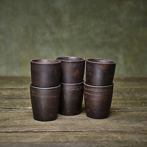 Ensemble de verres à liqueur faits main en argile : verres en céramique, poterie rustique, verre à vin fait main