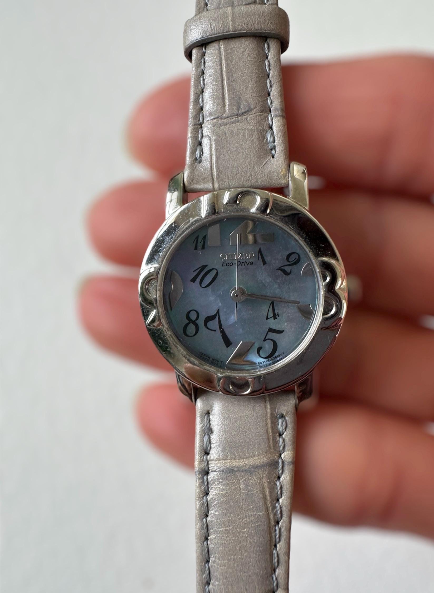 Citizen Exceed Eco Drive, H430-T005691, mother pearl dial, 2 straps Citizen] Eco-Drive mother of pearl : r/Watches main image 3