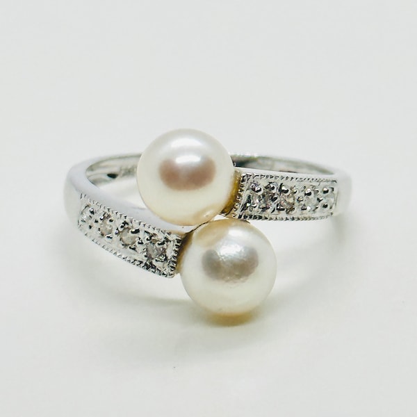 14K White Gold Pearl Ring with Genuine Diamonds, Bypass Ring Size 7.25, White Cultured Pearl Ring, Real Gold 2 Stone Ring, June Birthstone