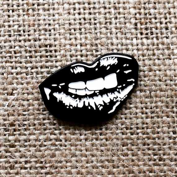 Emaille Pin Snarl Sneer Emaille Pin Lippen Emaille Pin Etsy