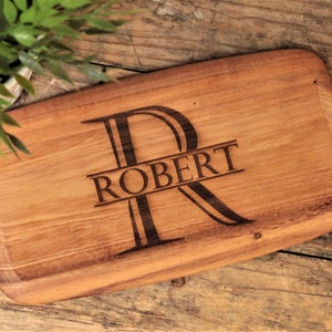 Acacia Wood Personalised Chopping Board - Name and Initial Design | Ideal Kitchen and Dining Gift | Housewarming, Birthday, Xmas Gift