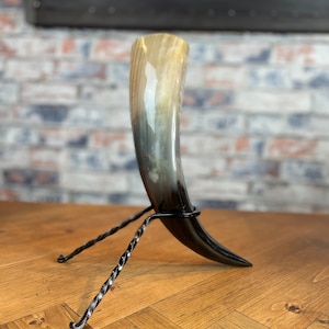 Large Antique Effect Drinking Horn: Viking Medieval Beer Horn with Stand