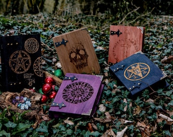 Scatola porta dadi in legno incisa: vassoio per dadi DND, accessorio per giochi di ruolo