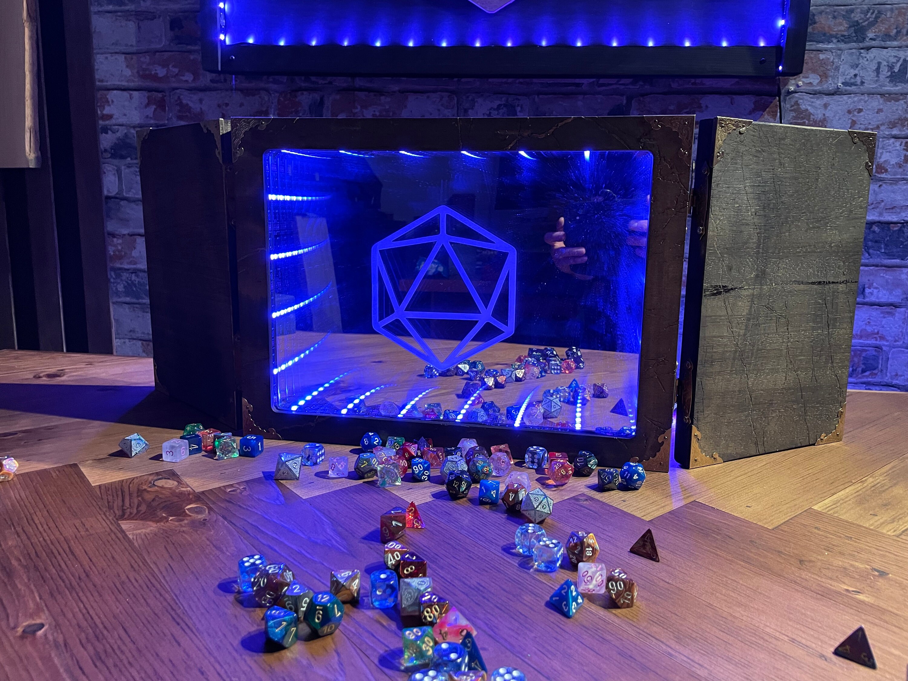 Infinity Gaming Screen Infinity Mirror Dungeon Master Screen: LED Tabletop Gaming Screen - Etsy UK