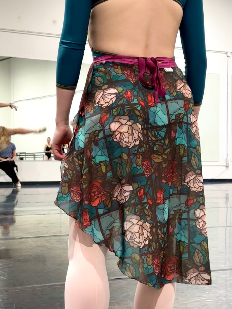 Stained Glass Aurora Skirts zdjęcie 3