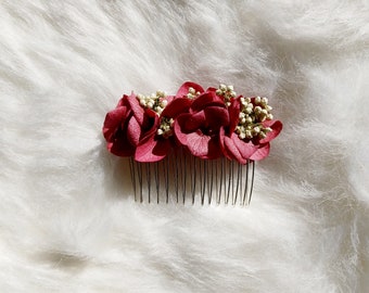 Broche de mariée à fleurs fraîches stabilisées- hortensias Lie de vin- accessoire cheveux, coiffure champêtre et bohème, esprit tendance.