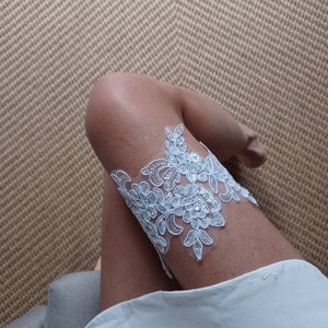 APOLLINE White lace garter with rhinestones chic and trendy wedding image 3