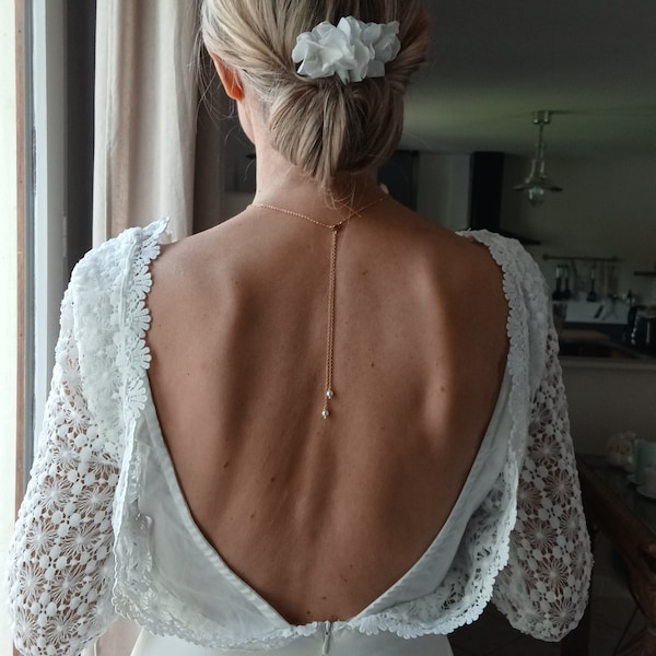 Bijou de dos nu pour robe à dos ouvert, bijou de dos amovible or ou argent avec perles nacrées blanche ou ivoire, mariage bohème et chic.