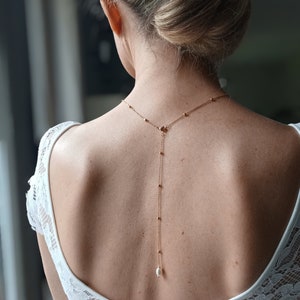 Backless necklace for the bride, gold-plated steel ball chain with sublime cultured pearls, removable backless jewel, minimalist trend.