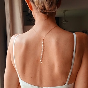 Fine white pearl necklace and back jewel - short neckline open back jewel for wedding, chic and boho.