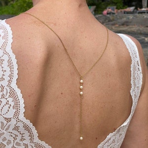 Collier dos nu mariée avec trois perles bijou de dos avec boucles d'oreilles or ou argent bijoux de mariage tendance et chic. image 2